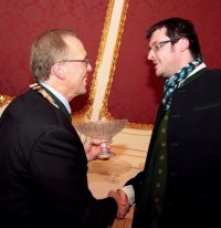 Foto: Bernhard Urban bei der Ehrenpreisverleihung des internationalen Wustwettbewerbes Wels 2010 für 22 Goldmedaillen!